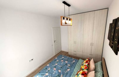 Alquiler de un moderno piso de 2 habitaciones con cocina independiente y balcón, 55 m², en Bucarest, Rumanía